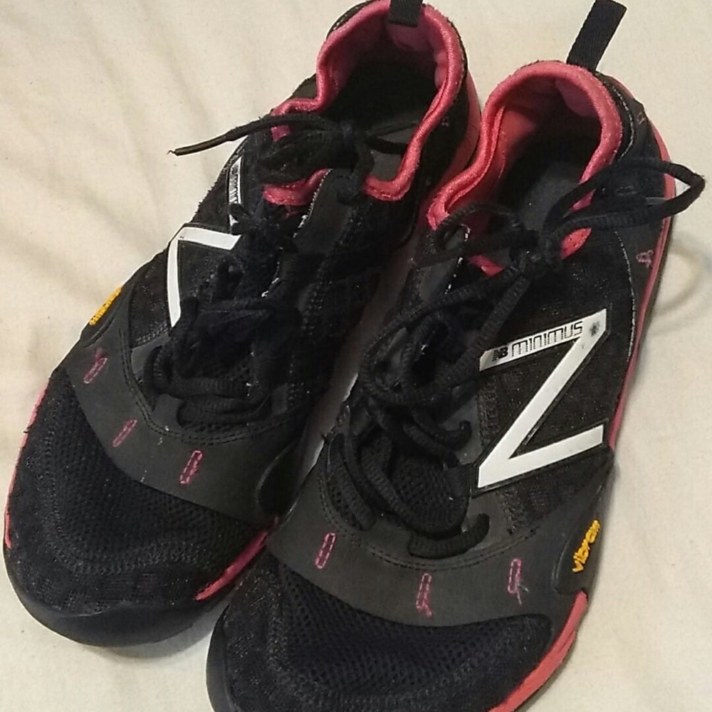 Women’s new balance minimus running shoes.
